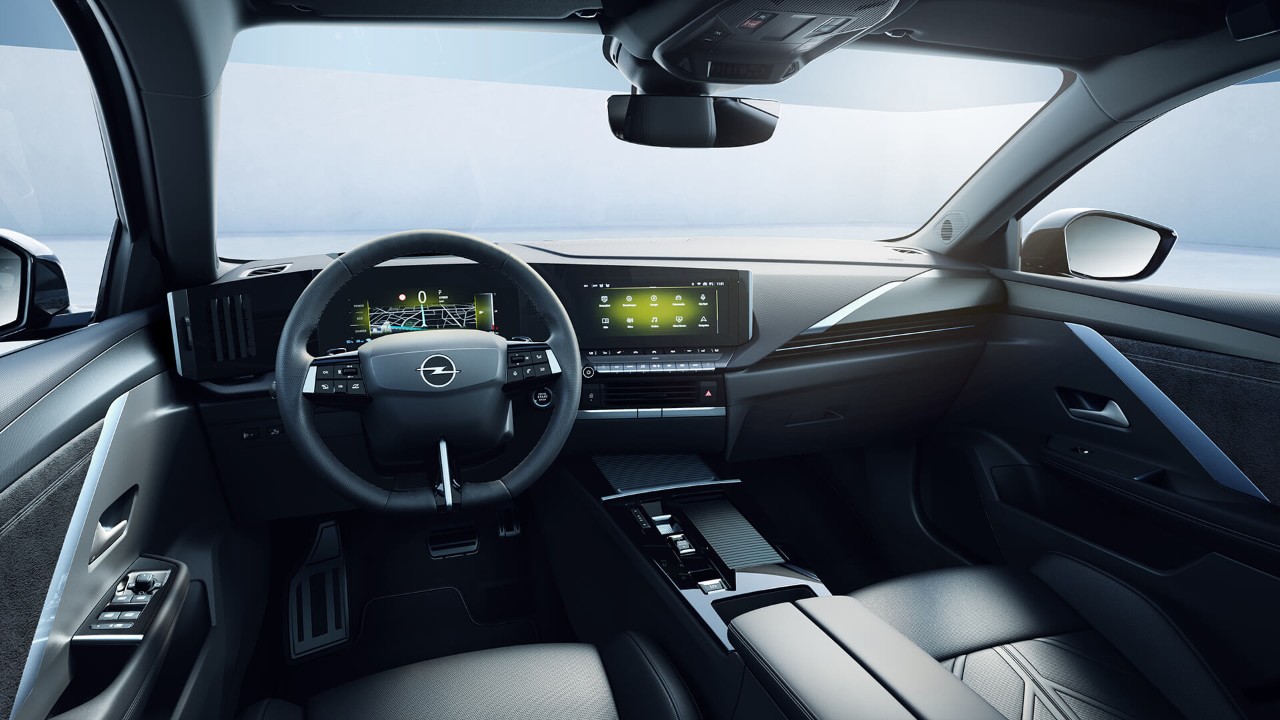 Vue intérieure du tableau de bord de l’Opel Astra Sports Tourer avec l’écran Pure Panel